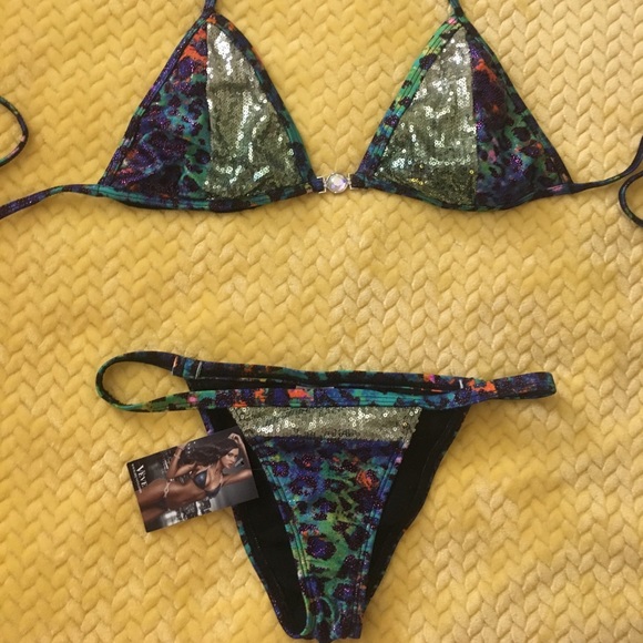 Veve swimwear bathing suit - Picture 1 of 2